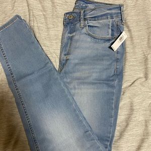 Old Navy Extra High Rise Rockstar Super Skinny Jeans. Size 8-12 NWT